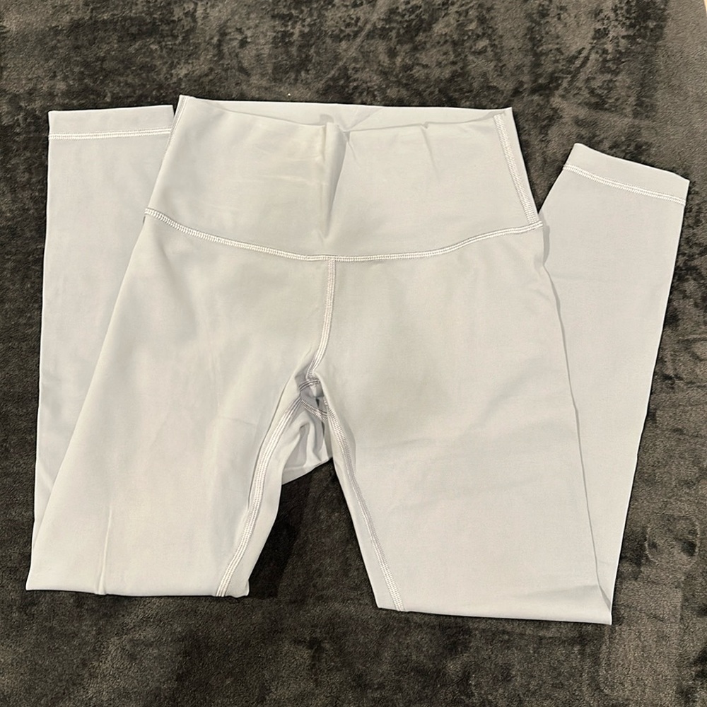 Lululemon leggings wunder under